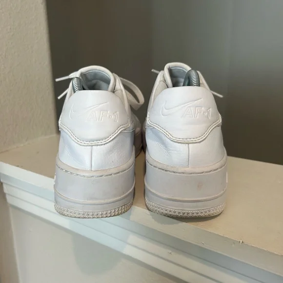 Nike Air Force 1 Sage Low Womens Triple White Platform Shoe Size 11.5 AR5339-100 - Picture 6 of 9